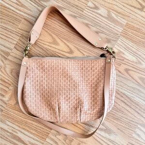 Clare V. Moyen Messenger